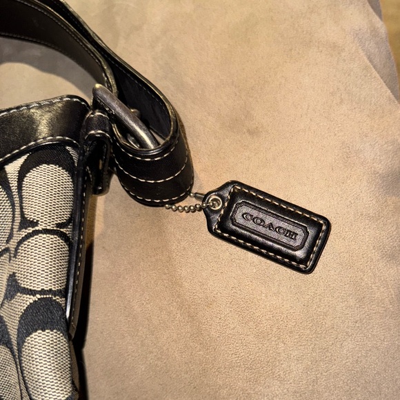 Coach Black Signature Canvas and Leather Shoulder/Crossbody Bag ~ Gently used - Picture 3 of 6
